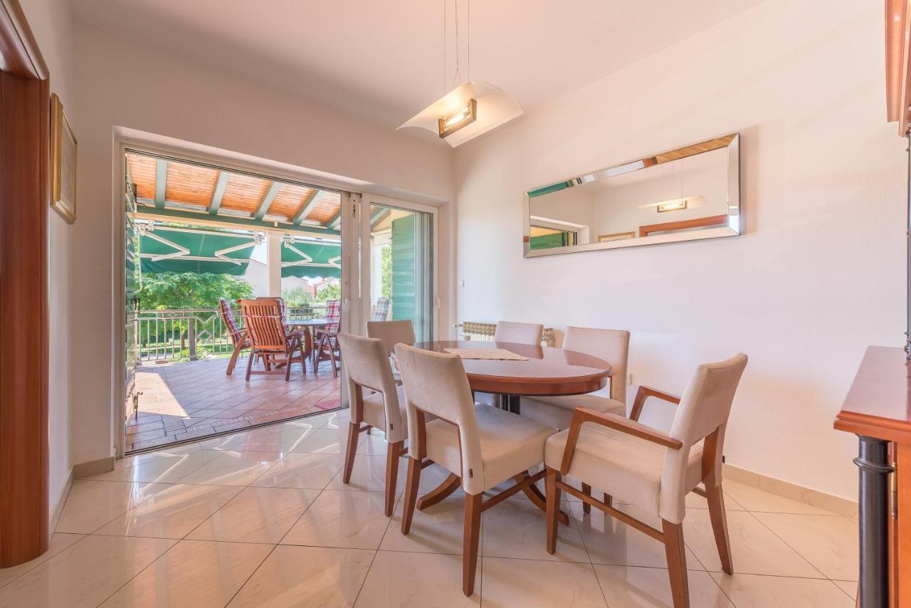 Villa Lux Nina With Six Bedrooms, Private Pool, Sauna 扎达尔 外观 照片