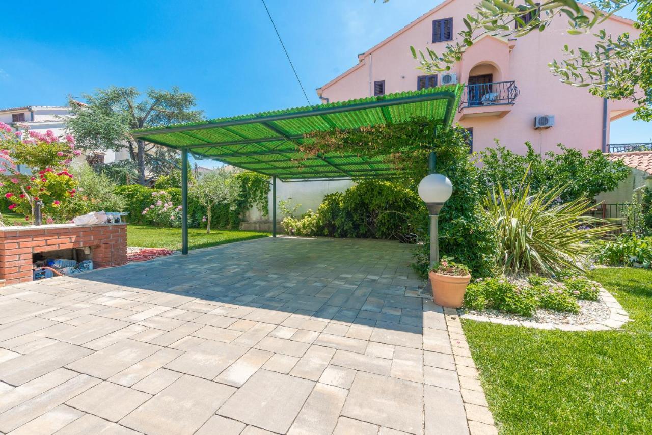 Villa Lux Nina With Six Bedrooms, Private Pool, Sauna 扎达尔 外观 照片