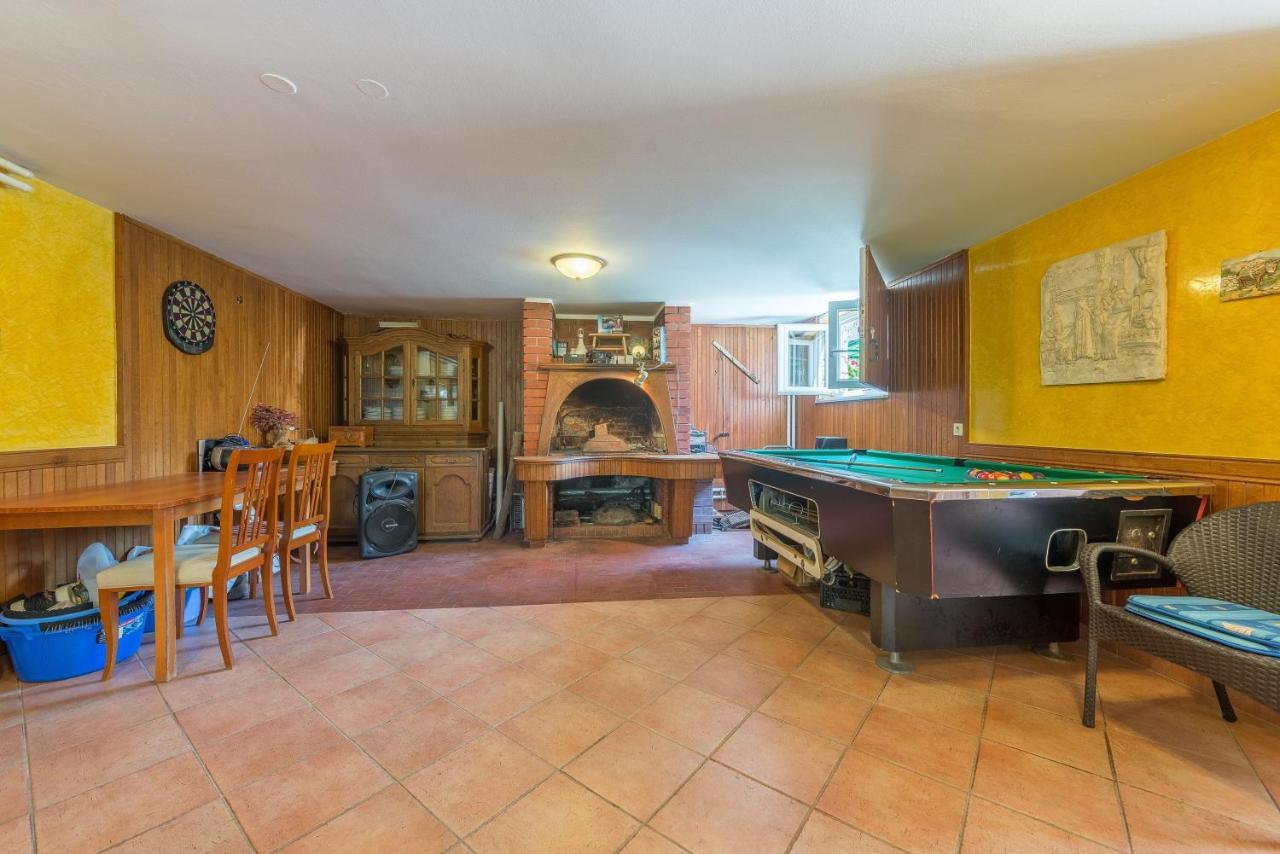 Villa Lux Nina With Six Bedrooms, Private Pool, Sauna 扎达尔 外观 照片