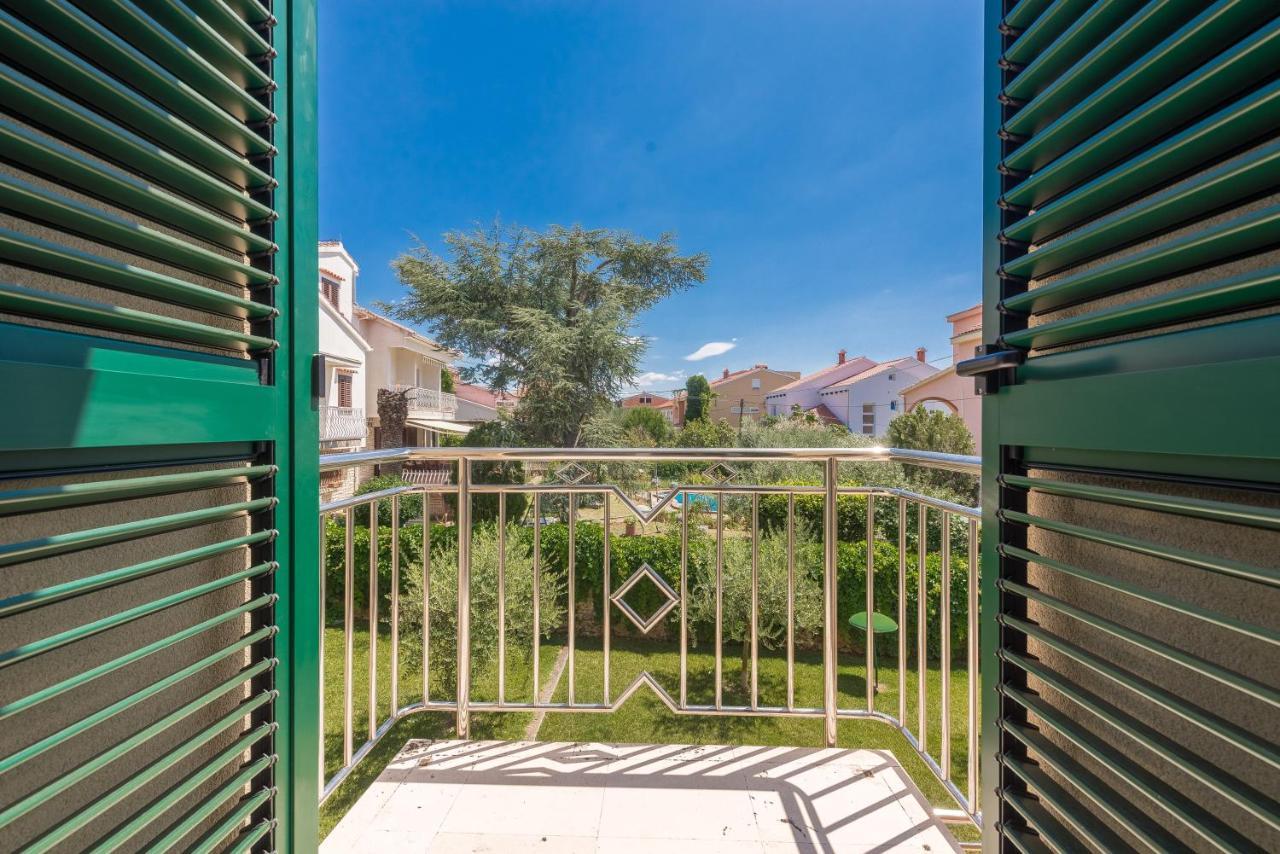 Villa Lux Nina With Six Bedrooms, Private Pool, Sauna 扎达尔 外观 照片