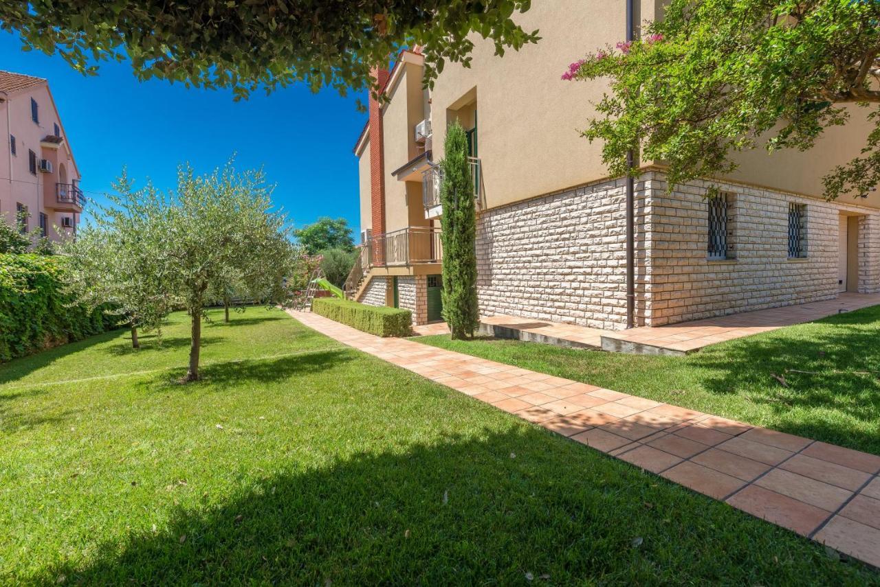 Villa Lux Nina With Six Bedrooms, Private Pool, Sauna 扎达尔 外观 照片